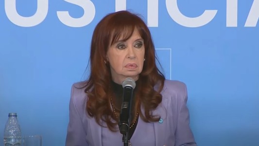 Cristina Kirchner habló antes del fallo de la Corte Suprema: "Estar presa es un certificado de dignidad"