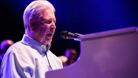 Murió el músico y productor Brian Wilson, histórico líder de The Beach Boys
