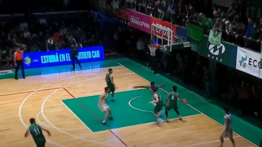 Histórico triple de aro a aro en la Liga Nacional de Básquet: "No creo haber visto nunca algo similar", afirmó Ginóbili