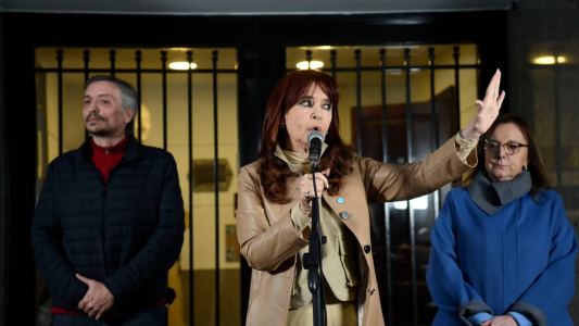 El Tribunal pide a Migraciones reforzar controles para evitar que Cristina Kirchner salga del país