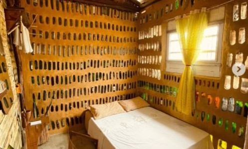 El caso de la mujer que frotó botellas y, en vez de un genio, sacó una casa