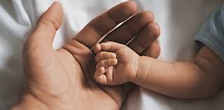 Licencias por paternidad extendidas, un paso en el camino hacia la equidad