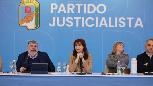 Tras la domiciliaria a Cristina, el PJ cambió de planes y llamó a marchar a Plaza de Mayo