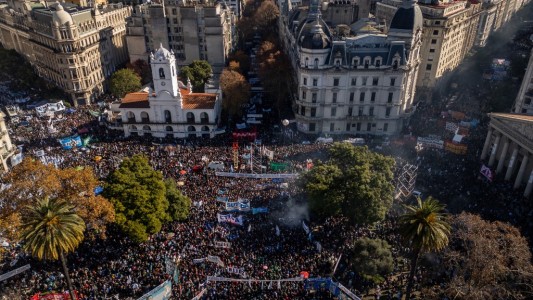 Cristina Kirchner le habló a la militancia: "Lo que más me gustó fue escucharlos cantar 'vamos a volver'"