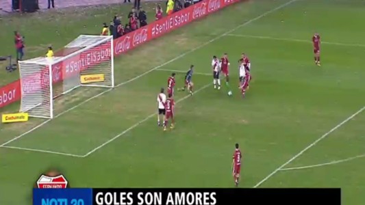 La despedida de Cavenaghi con los grandes ídolos de River en el Monumental