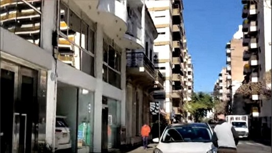 Rosario: Detienen a una joven por arrojar un televisor desde un hotel céntrico y dañar un auto