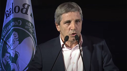 Toto Caputo arremetió contra Wado de Pedro: “Burro, basura y corrupto”