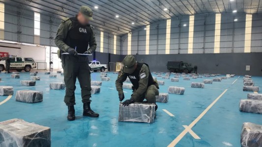 Un operativo insólito en Misiones: Tiró una mochila con 3 kilos de droga y encontraron 3 toneladas