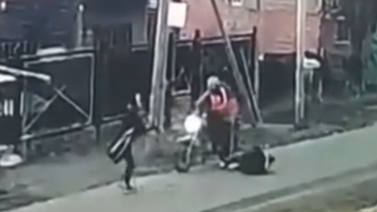 Una policía se defendió de motochorros en Merlo: baleó a uno y la Justicia dijo que fue legítima defensa