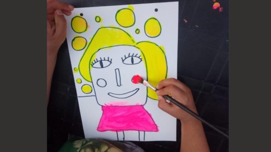 Se subastan obras de niños de organizaciones comunitarias