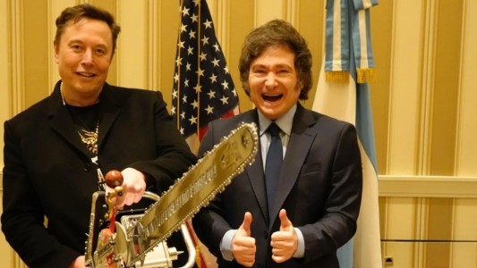 Elon Musk le soltó la mano a Javier Milei: "Me dio la motosierra y la mostré, pero me faltó empatía"