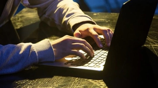 Escándalo en Santa Fe: investigan la venta de fotos privadas de al menos 30 adolescentes