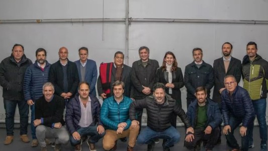 Cumbre peronista en José C. Paz: intendentes rechazaron el desdoblamiento y apuntaron contra Kicillof