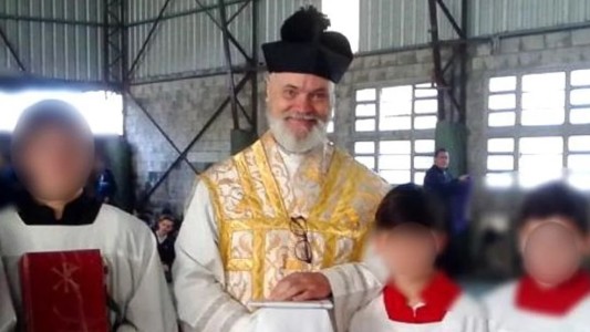 Sobreseyeron al cura acusado de abusar de sus alumnos: a una semana del juicio, la causa prescribió