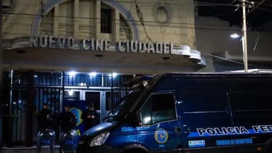 Ciudadela: allanaron un cine "porno" y detuvieron a los dueños por explotación sexual