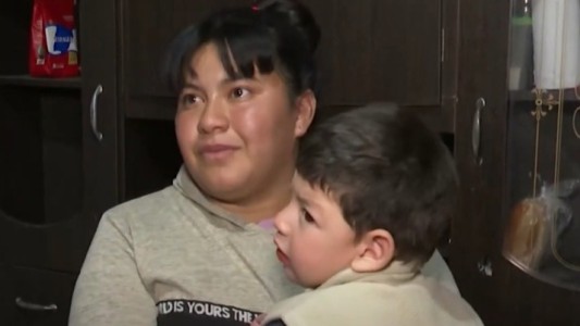 Tomi padece de parálisis cerebral y necesita viajar a México para realizarse un tratamiento