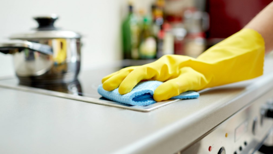 Empleo doméstico: tras 5 meses con salarios congelados, convocan a discutir aumentos