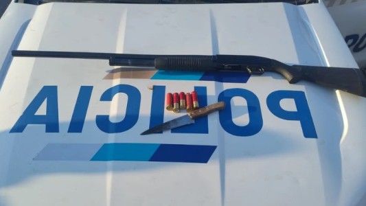 Una pelea vecinal en La Plata terminó con tres menores baleados, una mujer apuñalada y dos detenidos