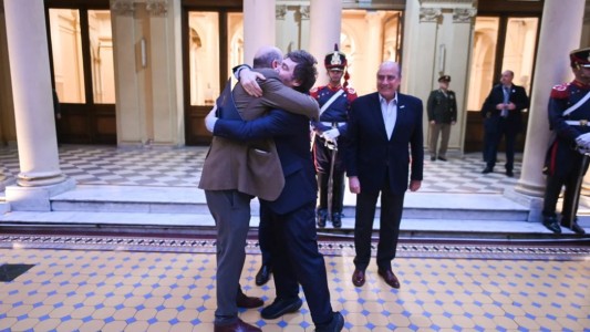 Milei agasajó a Sturzenegger y su equipo tras el fin de las facultades delegadas