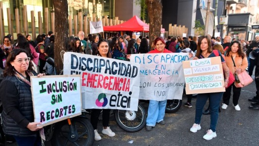 Organismos de personas con discapacidad se concentran en el Congreso por la Ley de emergencia