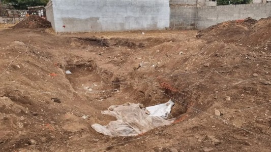 Córdoba: encontraron una fosa con más de 20 cadáveres cerca del ex centro clandestino Campo de la Ribera