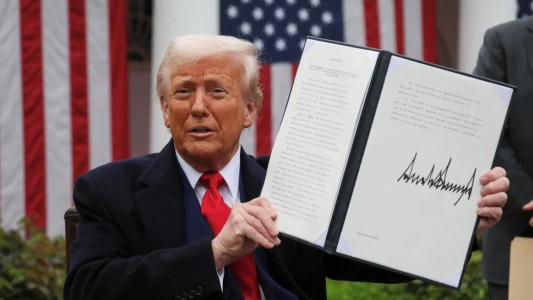 Estados Unidos impuso aranceles del 30% a México y la Unión Europea