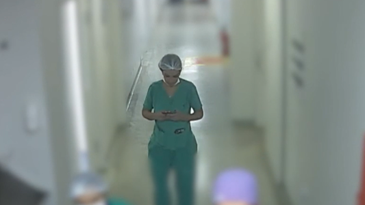 Médica entró al hospital donde internaron a su amante apuñalado y le borró mensajes del celular