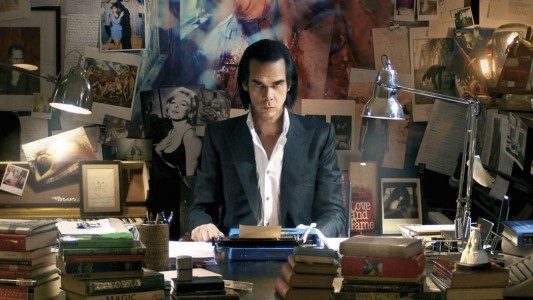 Nick Cave donó unos 2 mil libros a una librería británica y desató la locura de sus fans
