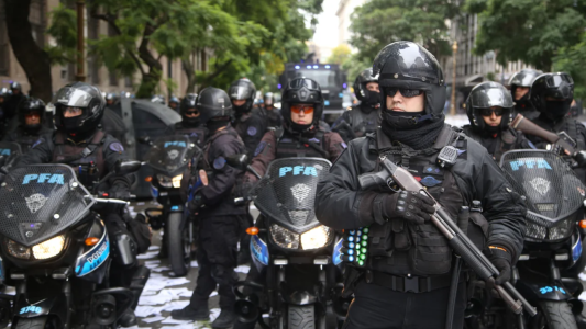 Crearon un sistema de protección para policías que denuncien delitos cometidos dentro de las fuerzas federales