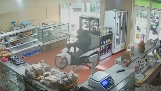 Golpe motochorro con un final insólito