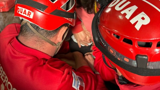 Bomberos rescataron a una niña del interior de un secarropas