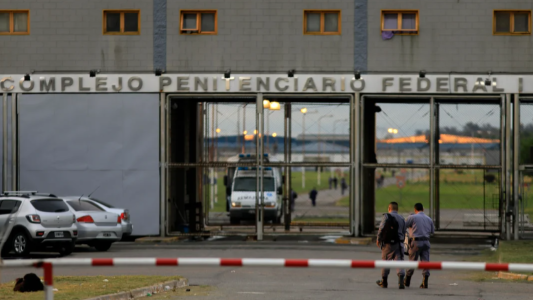 El caso que expone el horror en las cárceles: confirman que 52 penitenciarios irán a juicio por torturas