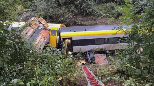 Un tren descarriló en el sur de Alemania: 3 muertos y varios heridos