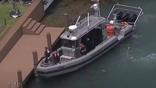 Tragedia en Miami: murieron dos niños tras el choque entre un velero y una barcaza