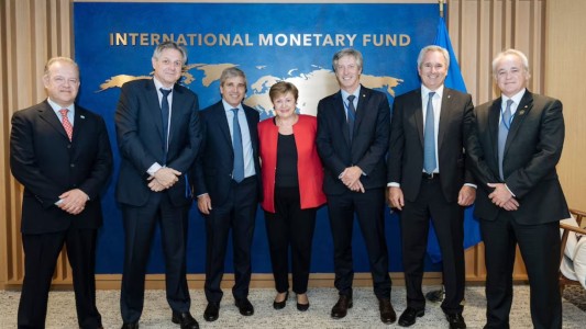 El FMI aprobó la primera revisión del acuerdo con la Argentina y enviará US$2.000 millones