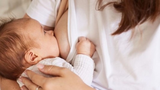 Lactancia: Solo la mitad de los niños hasta 6 meses fueron alimentados con leche materna