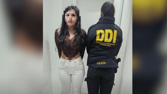 Cayó la banda de las selfies: sacaban fotos delante de las casas para marcarlas