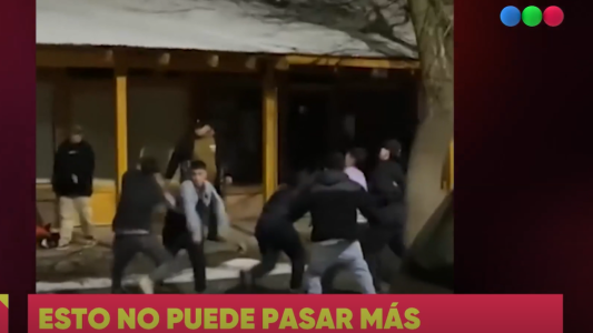 Video: trompadas a la salida de un boliche