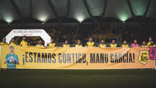 Conmoción por el retiro de un arquero argentino diagnosticado con una enfermedad neuromuscular degenerativa