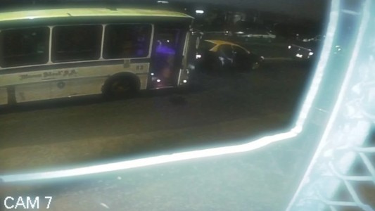 Balacera en La Matanza: un policía mató a un ladrón que intentó robarle a un taxista