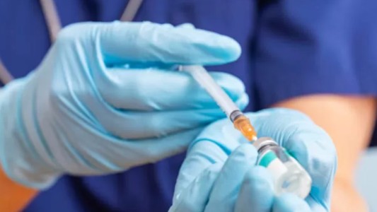 Rusia avanza con una vacuna personalizada contra el cáncer: comenzaron las pruebas en humanos