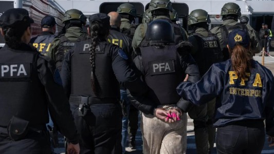 Extraditaron desde Paraguay a dos presuntos asesinos y dos supuestos narcotraficantes