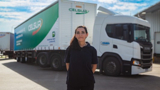 Una empresa de logística incorpora conductoras profesionales a su staff