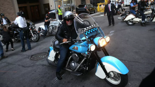 Billy Joel substará colección de motocicletas debido a afección cerebral