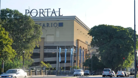 Intentó robarse un aire acondicionado de un shopping y se arrojó al vacío: fue detenido