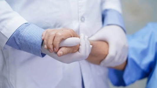 Piden 11 años y medio de prisión para un enfermero por abuso sexual de una paciente de 70 años en Neuquén