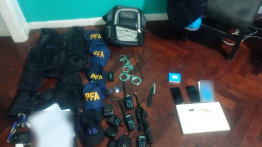 El arsenal de los falsos policías: allanaron al jefe de la banda que entraba a robar a casas en Monserrat