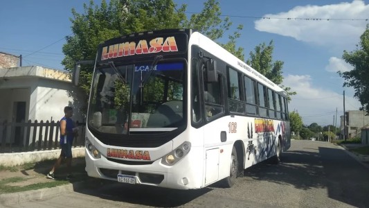 Córdoba: bajó del colectivo y murió al ser atropellado por un auto