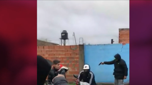 Motos y tiros en un velorio: despedida tumbera a un delincuente menor de edad