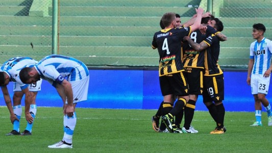 Racing ganaba 2-0, terminó perdiendo 2-4 con Olimpo y quedó afuera de la Copa
